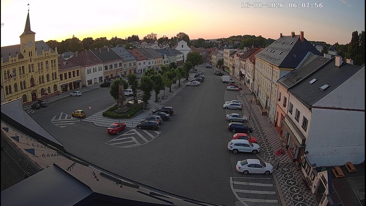 Lomnice nad Popelkou Husovo náměstí